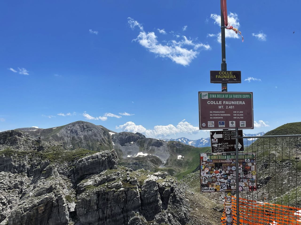 Wie lang sollte eine Motorradtour in den Alpen sein?