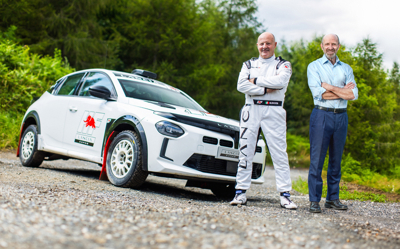 Miki Biasion fährt den Ypsilon Rally 4 HF.