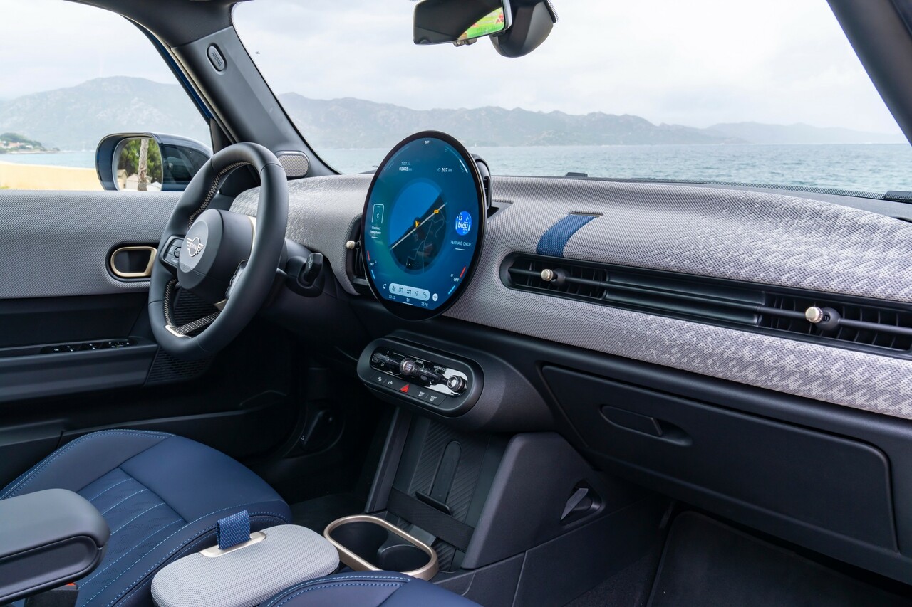 Der neue MINI Cooper S 5-Türer: Mehr Platz und jede Menge Fahrspaß.
