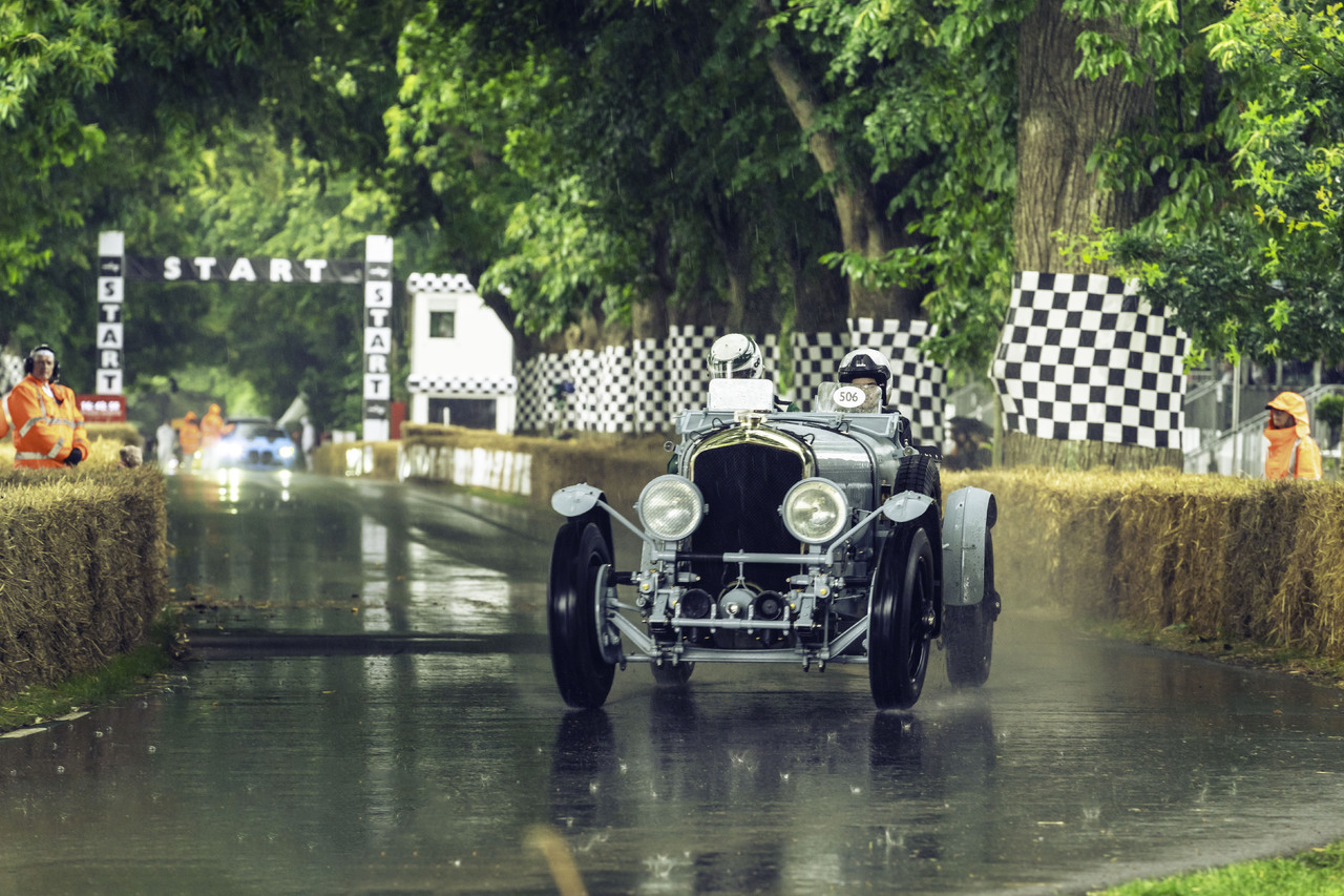 Bentley: Speed Six Continuation Series schließt Testprogramm mit Goodwood ab.