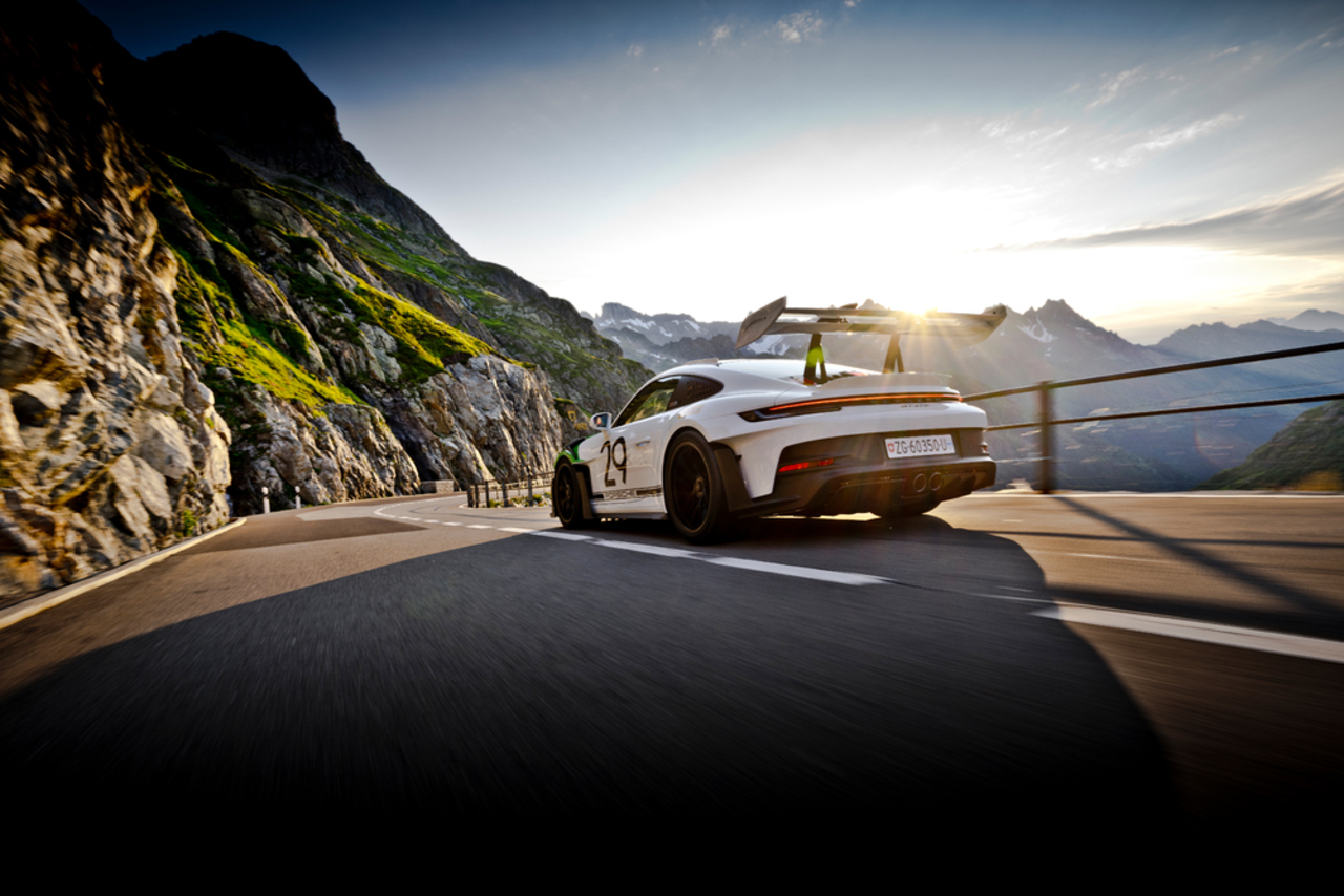 Inspiriert vom historischen 917er: Porsche würdigt Schweizer Rennfahrer Jo Siffert mit modernem Fahrzeugunikat.