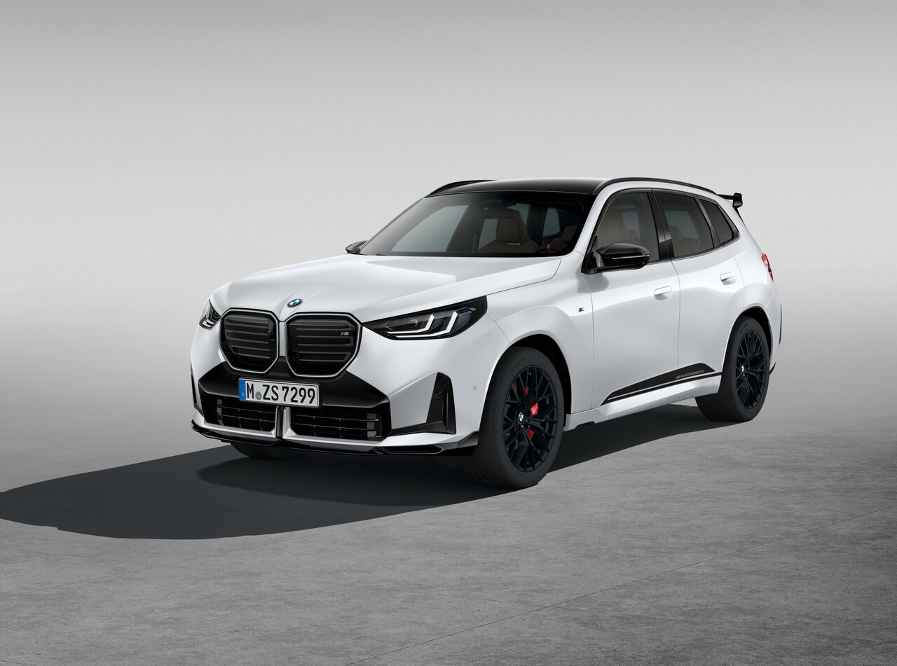 Authentisches Rennsport-Flair in jedem Detail: Die BMW M Performance Parts für den neuen BMW X3.