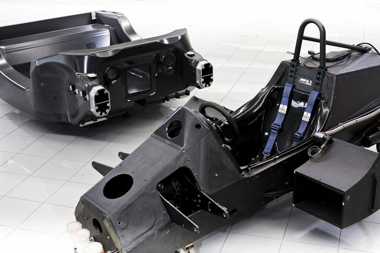 McLarens Carbonfaser-Erbe und -DNA: Vom revolutionären Formel-1-Auto MP4/1 bis zum neuen ultimativen Supersportwagen W1.