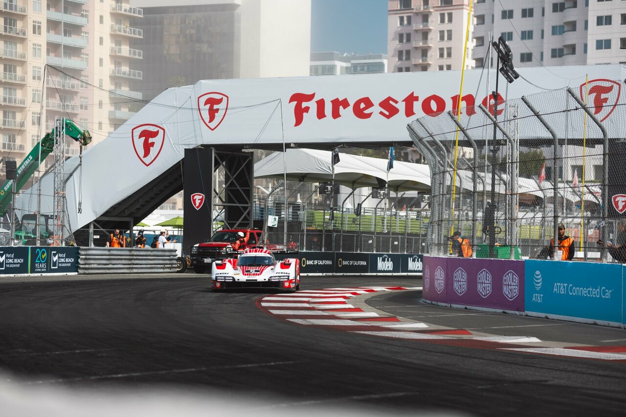 IMSA 2025: Porsche gewinnt in den Straßen von Long Beach in beiden Wertungsklassen.