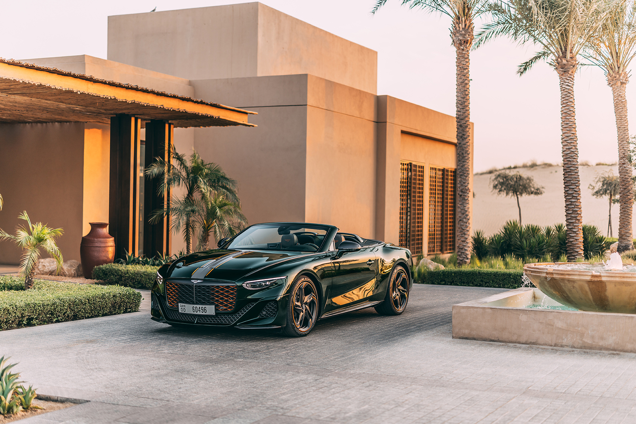 Bentley Batur Convertible wird erstmals der Öffentlichkeit vorgestellt.
