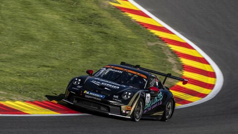 Porsche Carrera Cup 2025: Doppelsieg für Porsche-Junioren Alessandro Ghiretti und Theo Oeverhaus.