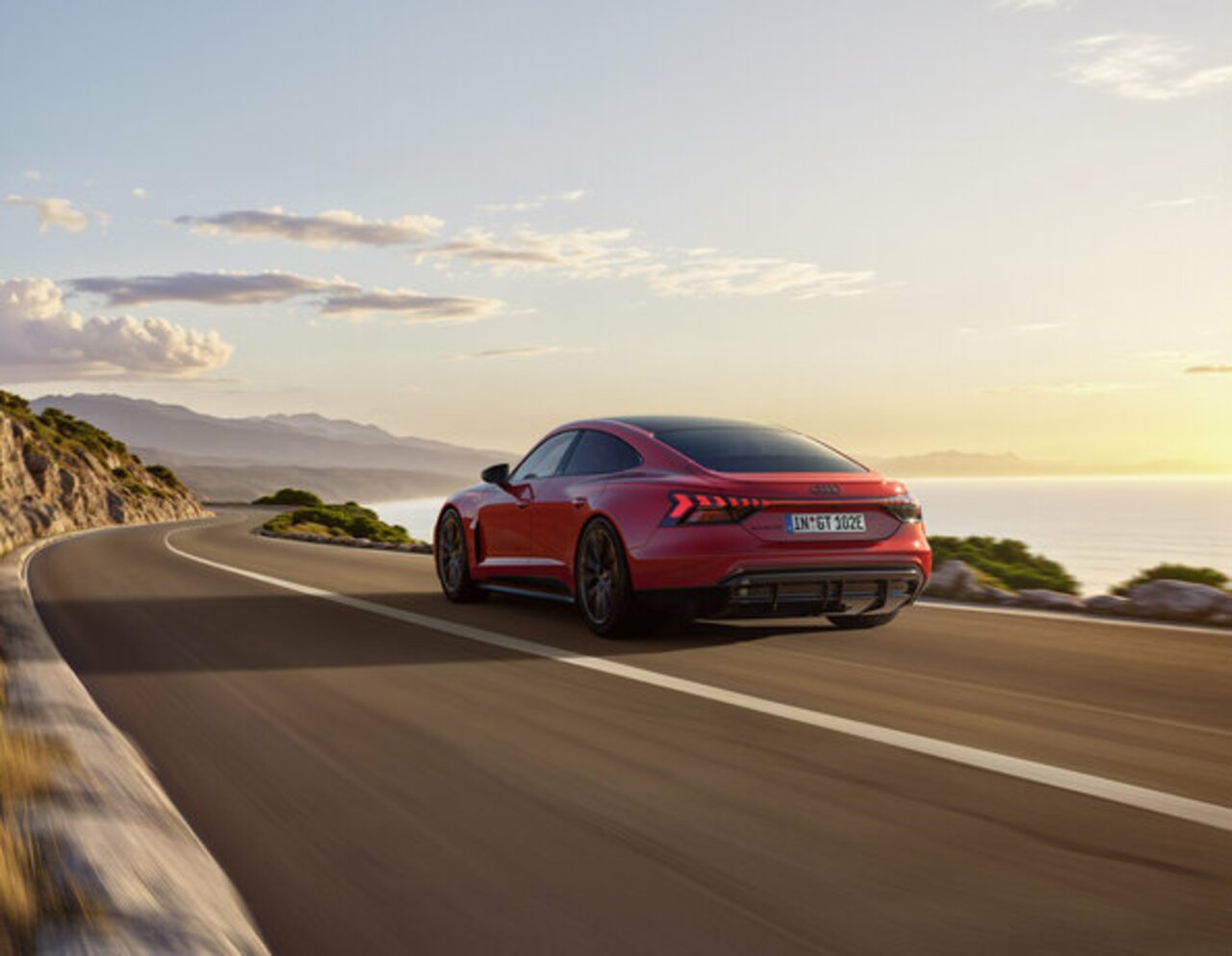 Einstieg in die Spitzenklasse – der Audi e-tron GT quattro.