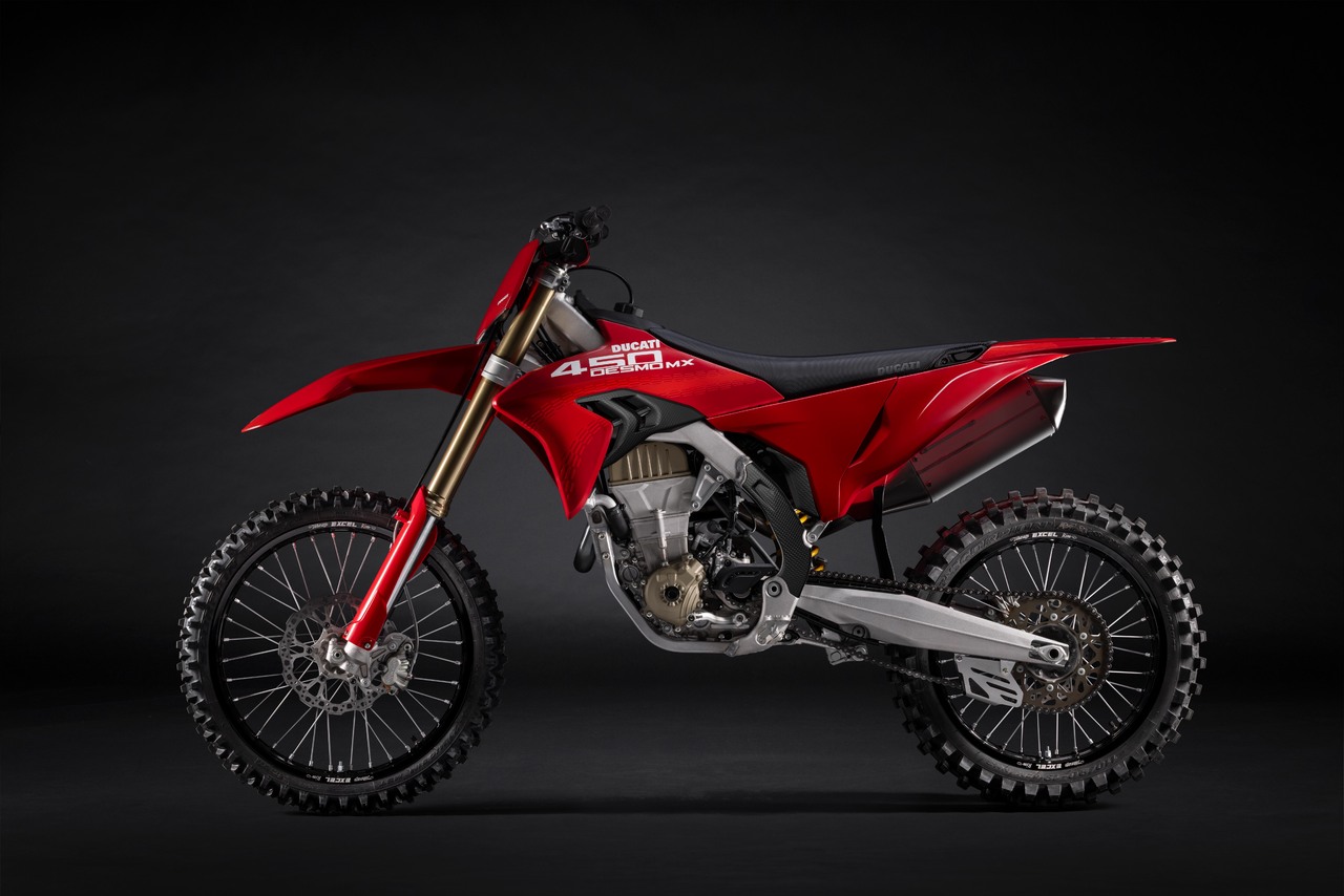 Desmo450 MX: Ducati startet die Produktion der ersten Motocross-Maschine.
