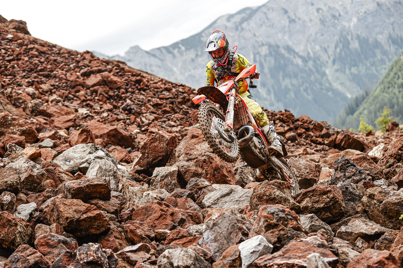 Manuel Lettenbichler gewinnt die 2025er Ausgabe des Erzbergrodeo.