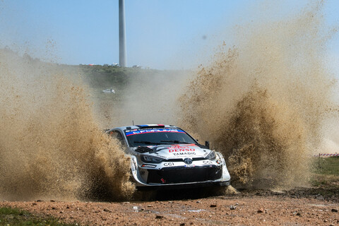 WRC 2025 Rallye Sardinien Italien Ott Tänak Sebastien Ogier Führende.jpg