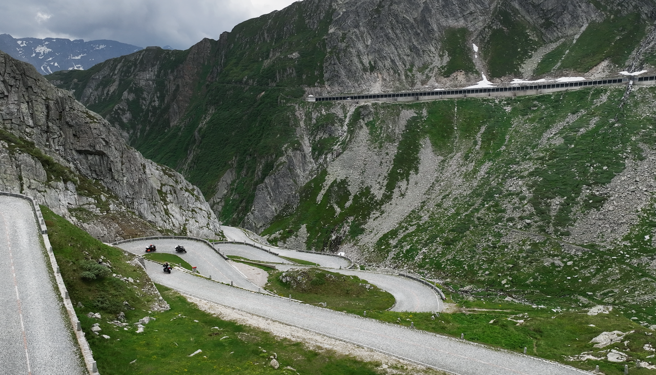 Passo del San Gottardo o Tremola: un passo alpino da attraversare o da percorrere all'insegna dell'avventura.