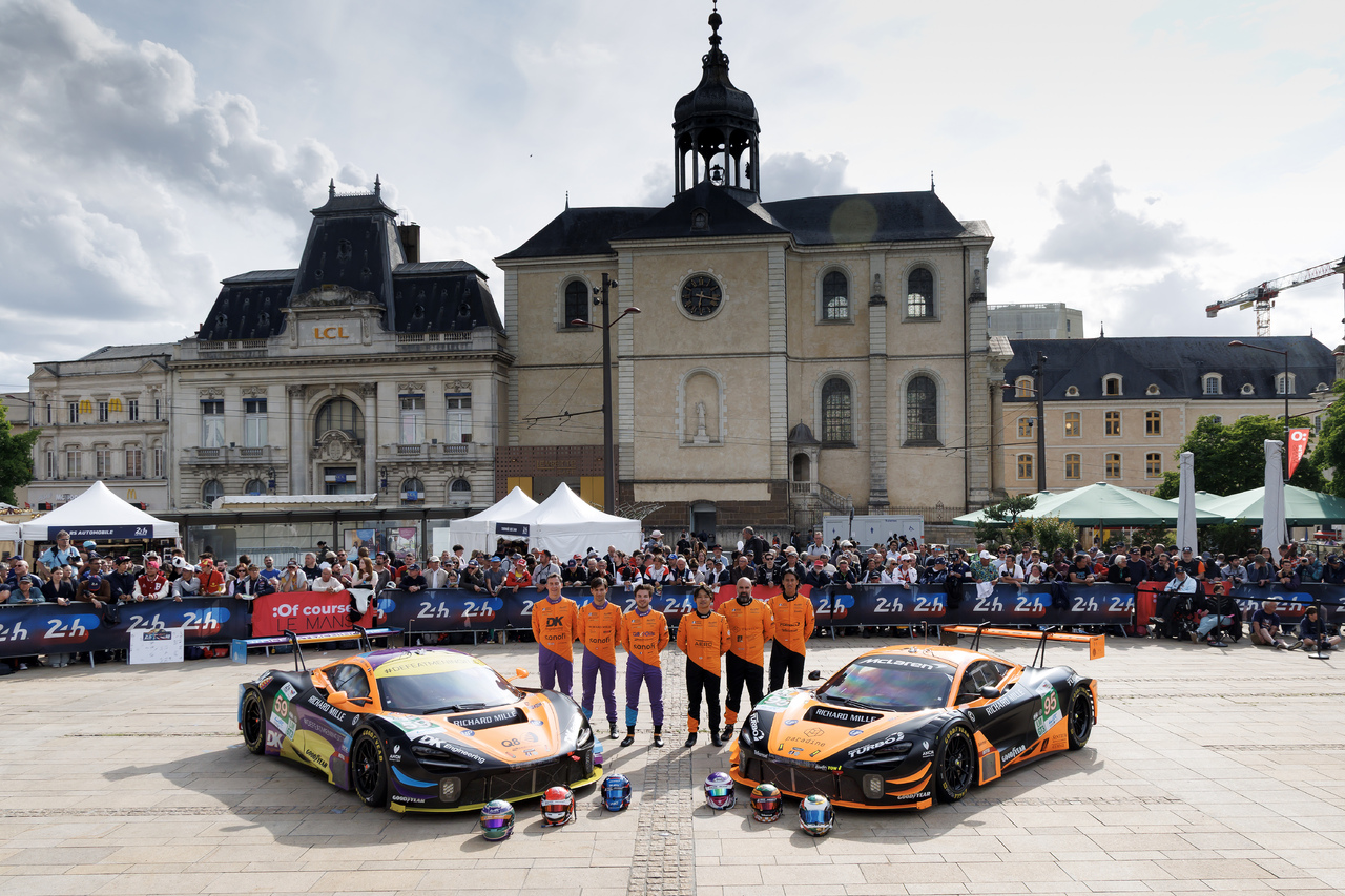 McLaren GT3 EVO startet beim 24-Stunden-Rennen von Le Mans zum 30-jährigen Jubiläum des legendären Debütsiegs der Marke.
