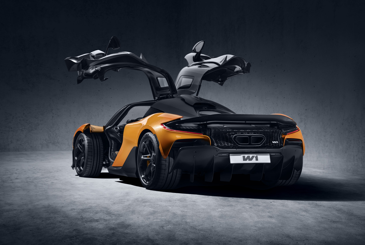 Der McLaren W1 und der neue McLaren 750S Le Mans feiern ihre Amerika-Premiere.