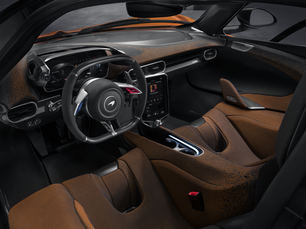 Der McLaren W1 und der neue McLaren 750S Le Mans feiern ihre Amerika-Premiere.