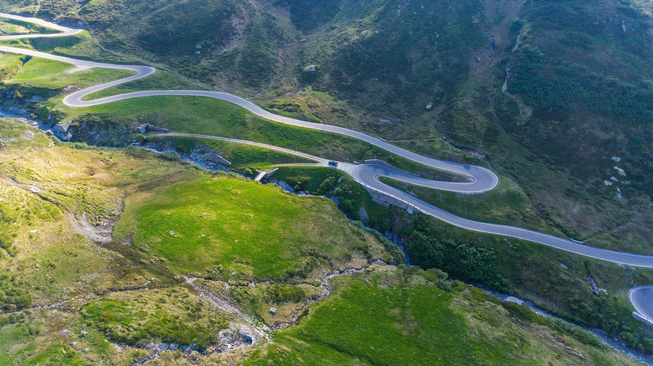San Bernardino – Alpenpass, Transitstrecke oder Erlebnisstraße …