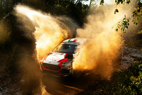 Matteo Fontana Fors Rallye Fiesta Rallye del Paraguay WRC 3 Führender.jpg