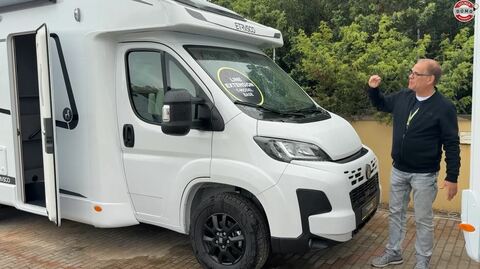 dümo reisemobile - wohnmobile - etrusco t 6.9 - camper vans - wohnwagen.JPG