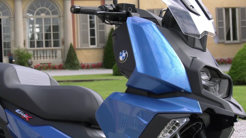 Der neue BMW C 400 X.