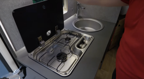 Wow! Der einzigartige Innenraum des Dethleffs Globebus Performance 4x4.png