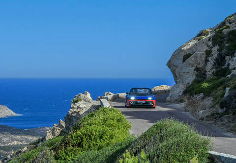 Renault 5 Turbo 3E erste Fahrt Tour de Corse Historique Mini-Supercar Sportwagen Rallye.jpg