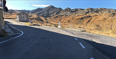 Abzweigung nach Bormio, oder hinauf aufs Stilfser Joch.