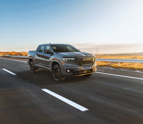 RAM Rampage_RT Pickup Lifestyle Premium .jpg