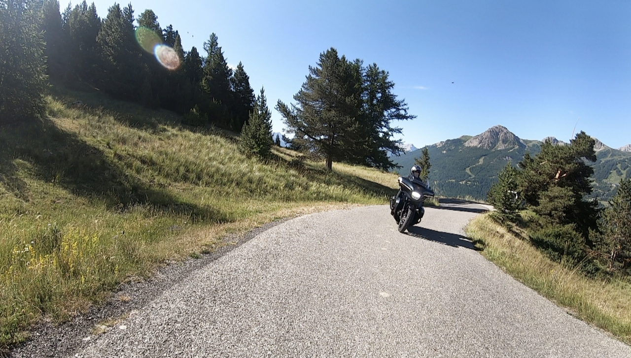 Col du Granon, Westrampe – die Auffahrt ab Saint-Chaffrey ist kurvig, schmal, aber nie anstrengend zu fahren.