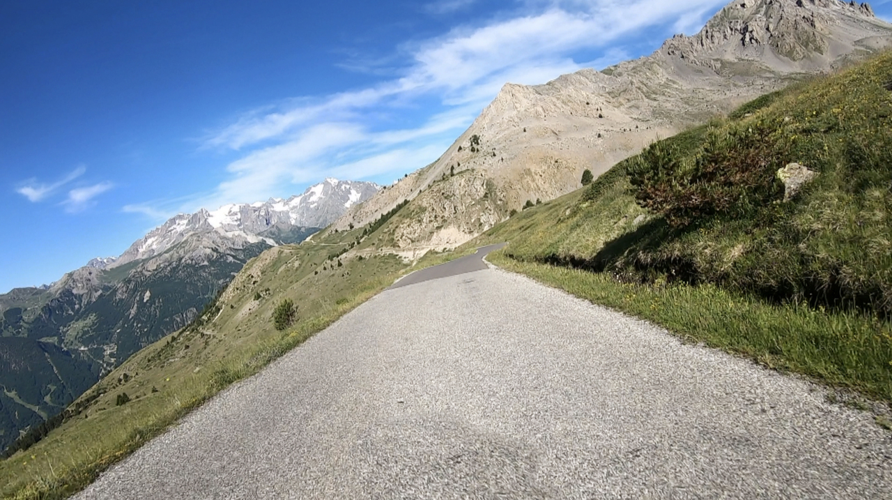 Col du Granon, Westrampe – Blick Richtung Norden, das Serre Chevalier entlang.