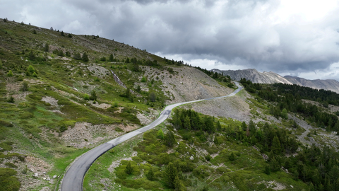 Col du Granon, Westrampe – die Strecke ist zwar schmal, die Kurven sind aber ausladend und gut zu fahren.