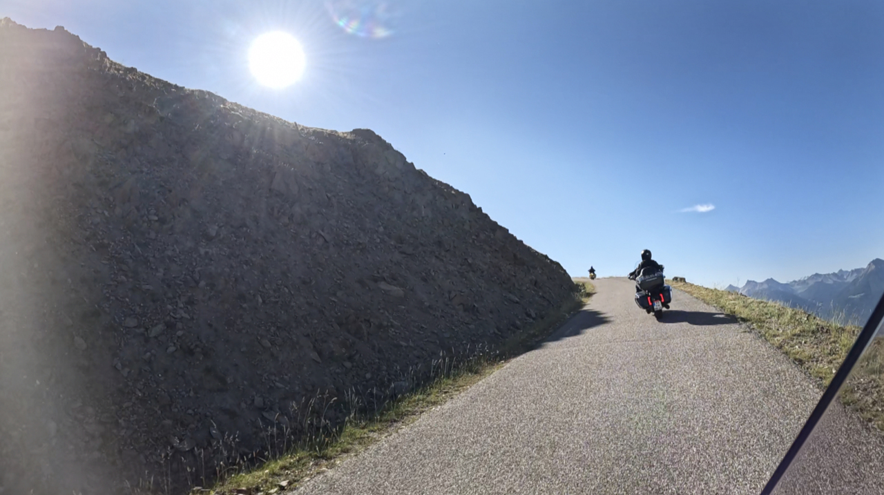 Col du Granon, 2413 Meter: traumhafte Motorradstrecke oder anstrengende Offroad-Arbeit – je nach Rampe.