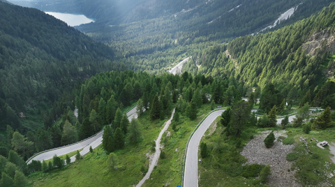 Staller Sattel, 2052 Meter hoch – 13 Kehren, 400 Höhenmeter auf 4 Kilometer.