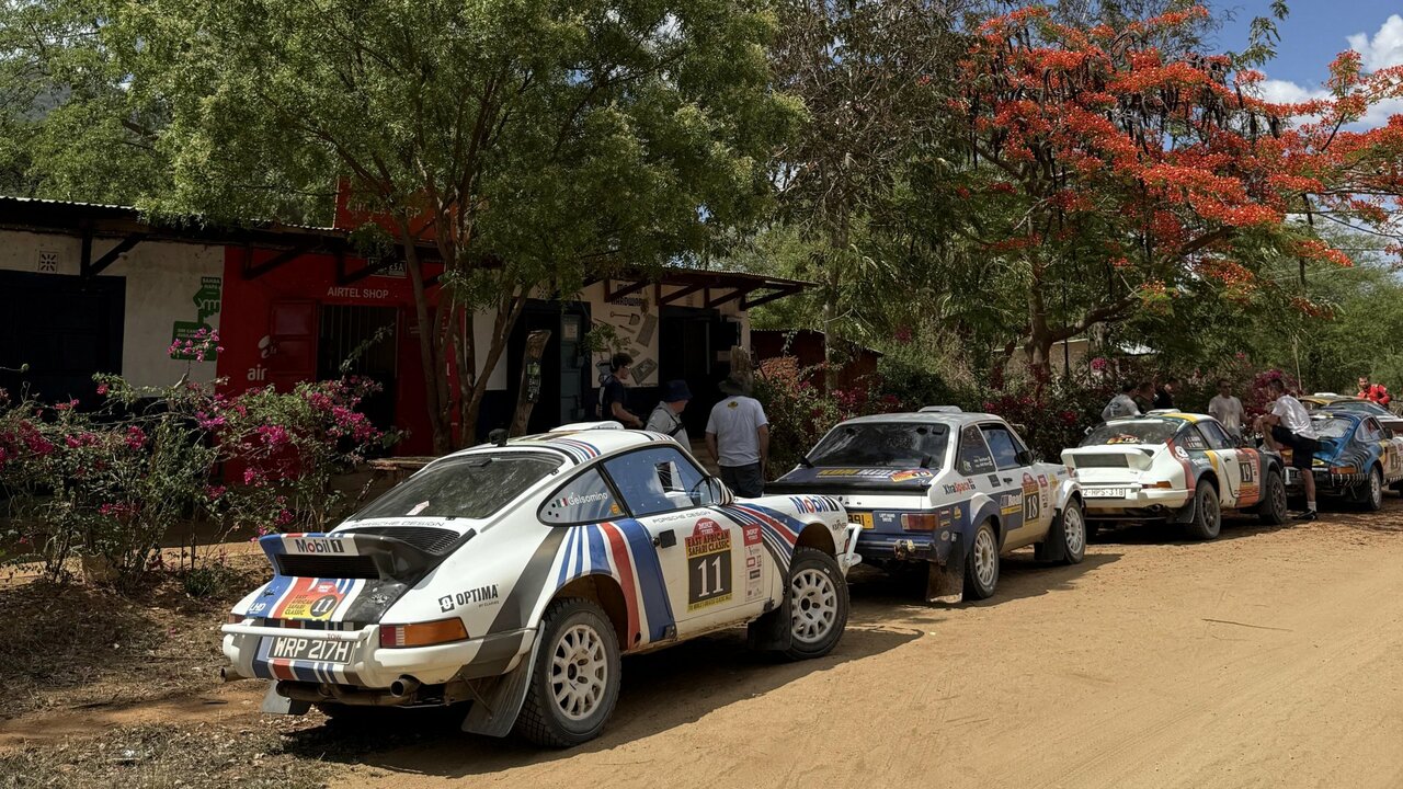 Mit einem luftgekühlten Porsche 911 durch Afrikas härtestes Terrain.
