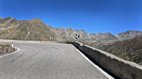 Timmelsjoch, Südrampe: Einer der markantesten Punkte auf der Strecke. Zahlreiche Serpentinen zeichnen diese Passage aus.