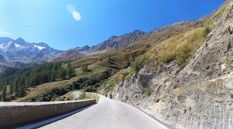 Timmelsjoch: Blick hinunter ins Tal auf der Südseite.