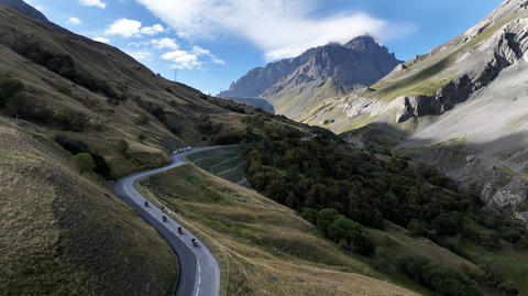 Col du Galibier, Südrampe, kurz nach Valloire – die Strecke führt hier durch ein langgezogenes Hochtal.