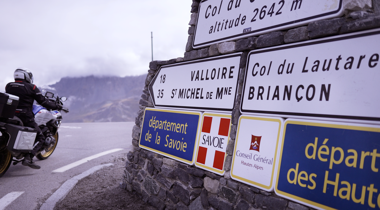 Col du Galibier, 2642 Meter: Grandiose Aussichten, Kurven, Kehren – der Klassiker in den Westalpen.