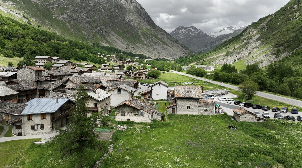 Bonneval-sur-Arc, ausgezeichnet als einer der schönsten Dörfer Frankreichs, und Start zur Südrampe des Col de l'Iseran.