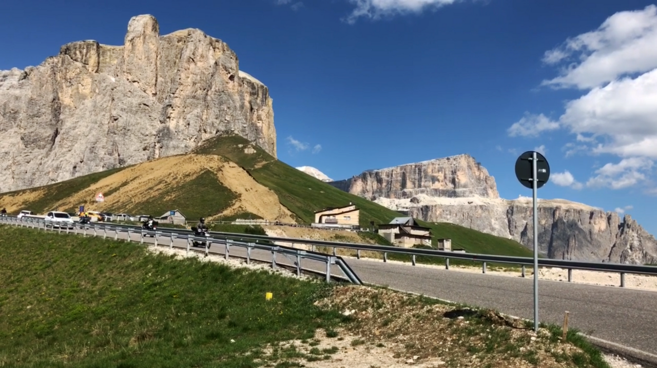 Sella-Runde in den Dolomiten – vier Klassiker oder doch fünf Alpenpässe?