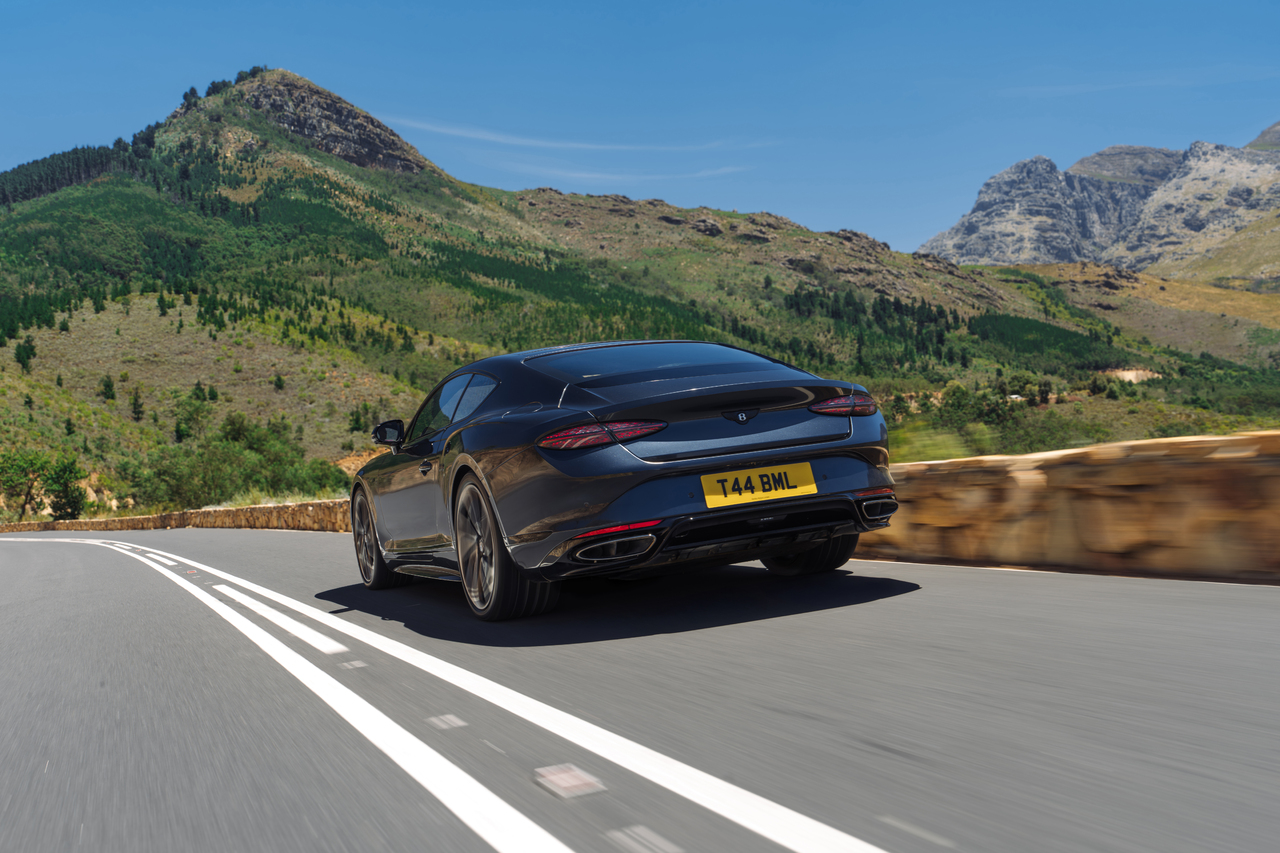 Der neue Continental GT S und GT Convertible S: Sportliche Leistung und beeindruckende Präsenz.