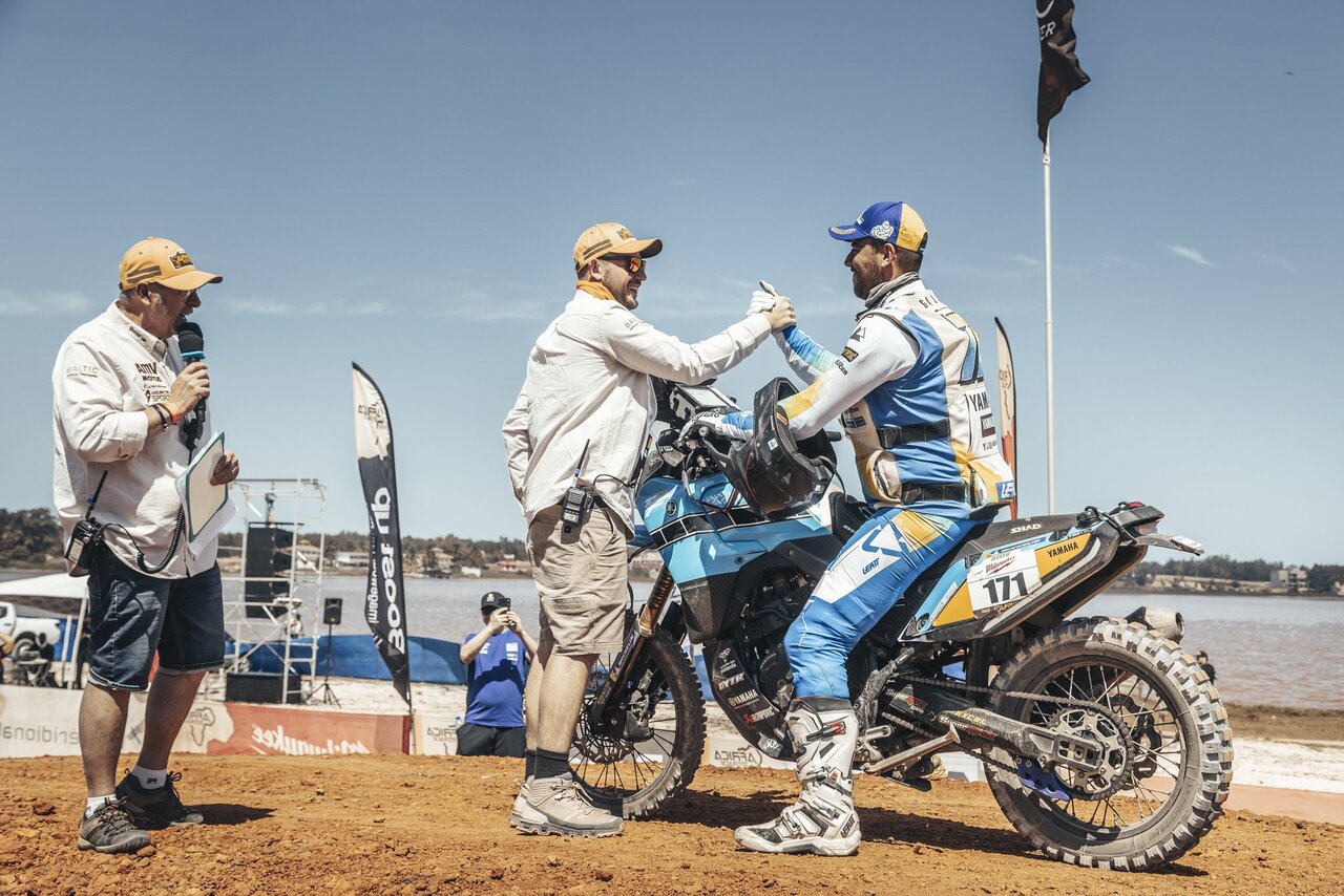 Das Ténéré Yamaha Rally Team schreibt Geschichte beim Africa Eco Race 2026.
