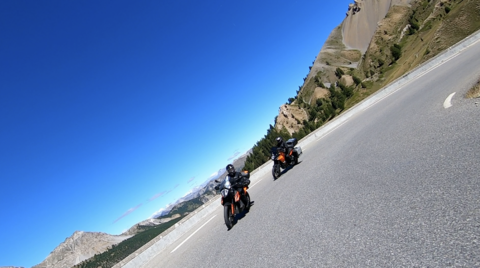 Col de l'Izoard | 2360 Meter: Kurven, Mondlandschaft, Geschichte – Faszination pur.