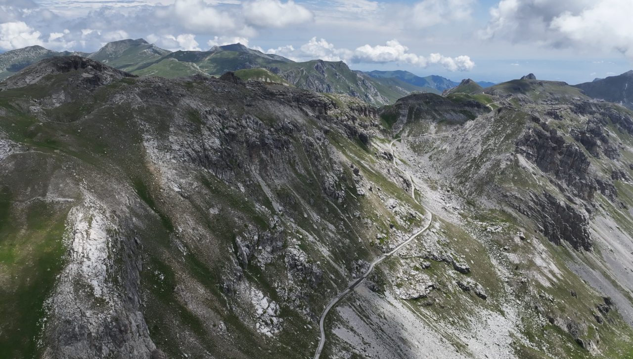 Colle Fauniera, Südrampe: Das Teilstück zwischen der Abzweigung zum Colle Valcavera und der Passhöhe.