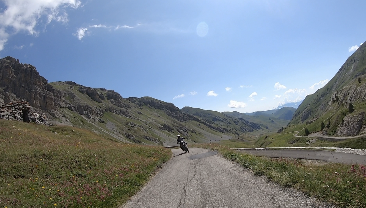 Impression von der Südrampe des Colle Fauniera.