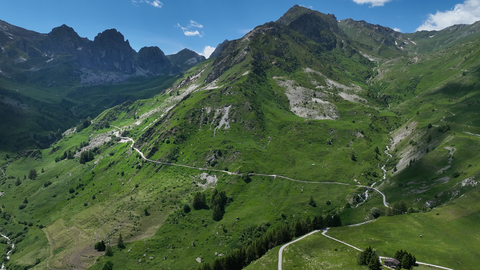 Die Ostrampe des Colle Fauniera zwischen Kloster San Magno und Passhöhe.