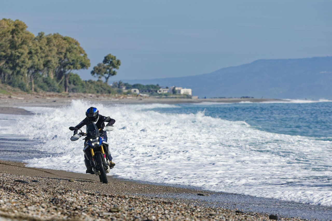 BMW Motorrad erzielt bei der Leserwahl zum „Motorrad des Jahres 2026“ von der Zeitschrift MOTORRAD ein Rekordergebnis.