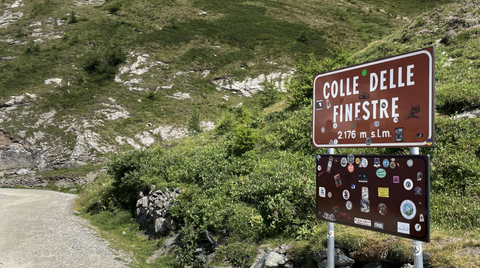 Colle delle Finestre, offizielle Höhe: 2176 Meter.
