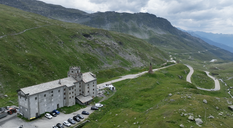 Der "Kleine Sankt Bernhard", 2188 Meter: Ein Alpenpass in malerischer Landschaft und mit unendlich Geschichte.