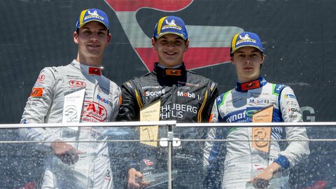 Porsche Carrera Cup 2026 | Red Bull Ring: Porsche-Junior Flynt Schuring mit erstem Sieg, Masters an der Tabellenspitze.