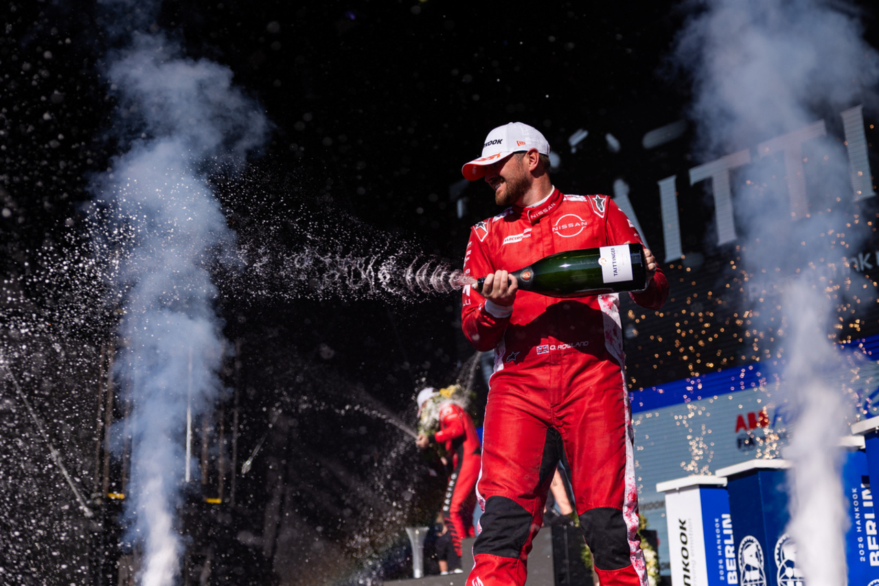 Formel E 2026 | Berlin E-Prix: Das Nissan Formula E Team steht an beiden Tagen auf dem Podium.
