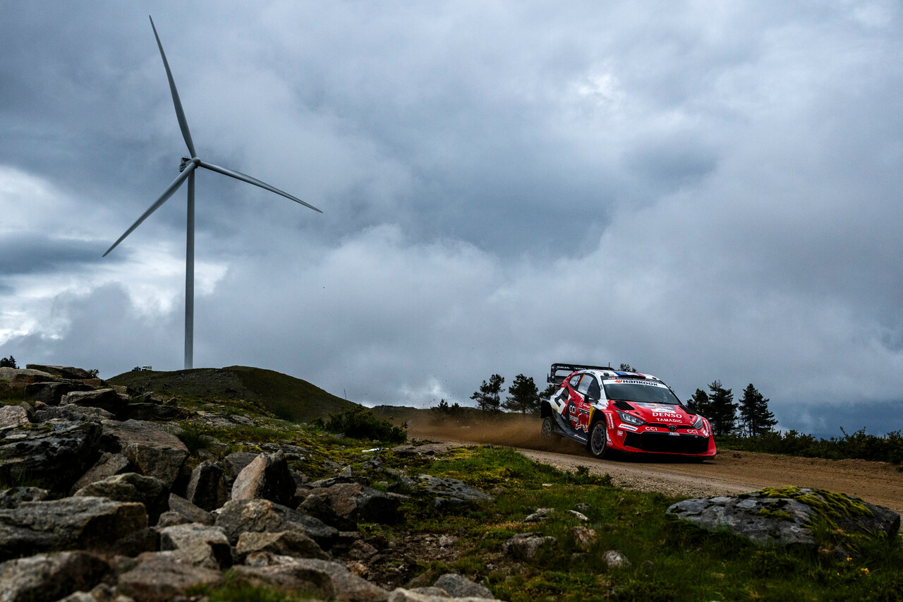 WRC 2026 | Rallye Portugal: Ogier meistert den Schlamm in Portugal und geht als Führender in den letzten Tag.